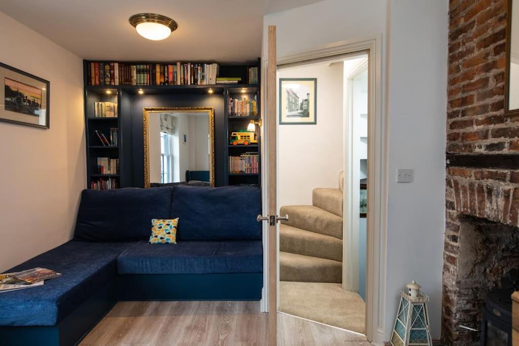 Herring Girl House - Harbourside Property, Sleeps 8 Scarborough